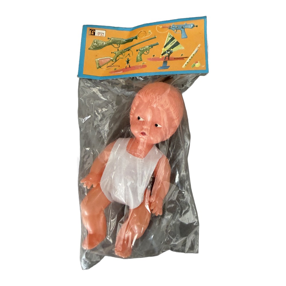 Muñeco bebé FAL grande, prenda blanca — imagen 3